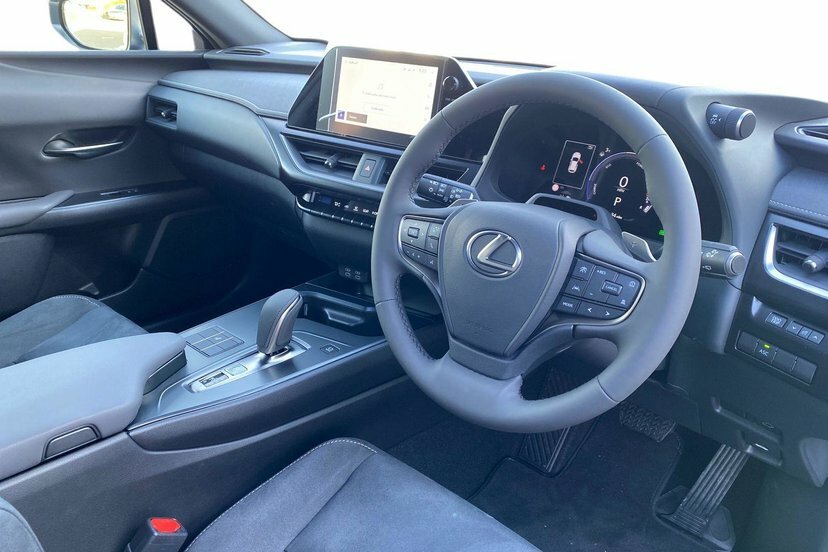 Lexus UX 300E 72.8Kwh Premium Suv 204 Ps #6