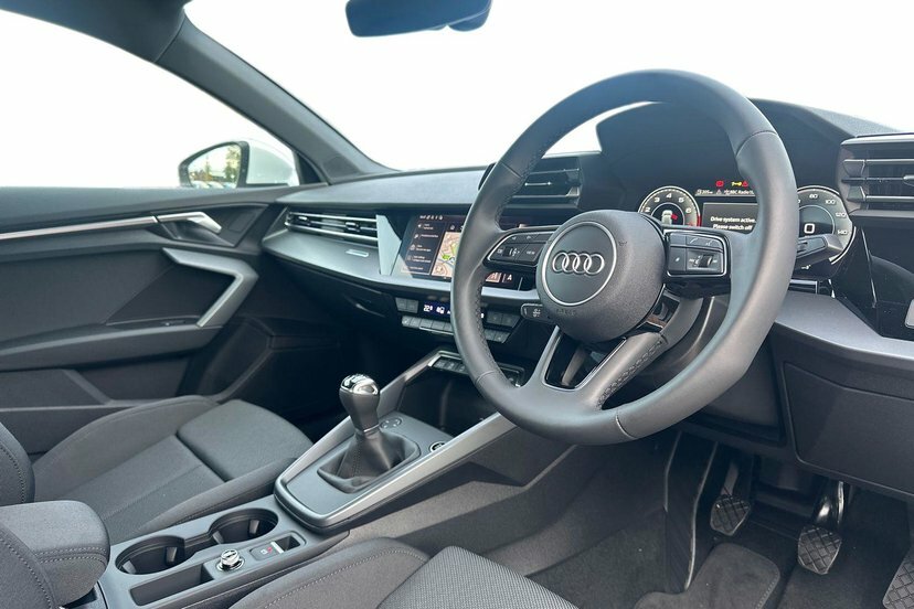Audi A3 1.5 Tfsi Sport Sportback 116 Ps ML75KVE White #6