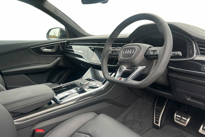 Audi Q8 3.0 Tfsi V6 55 Black Edition Suv Tiptro White #6