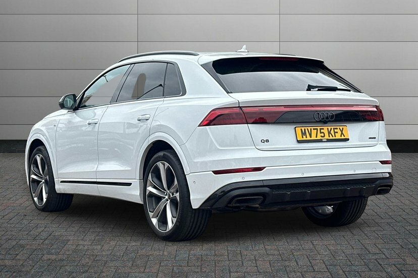 Audi Q8 3.0 Tfsi V6 55 Black Edition Suv Tiptro White #3
