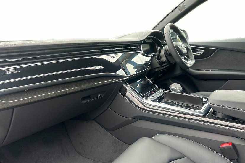 Audi Q8 3.0 Tfsi V6 55 Black Edition Suv Tiptro White #2