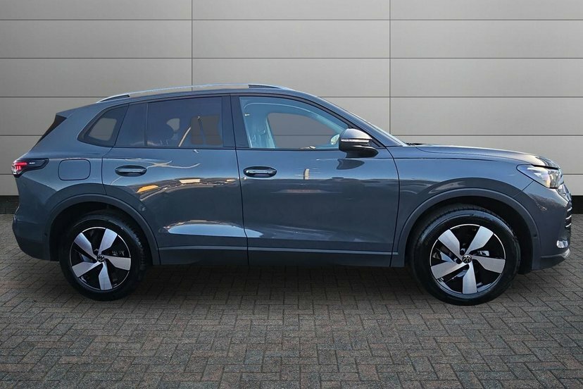Volkswagen Tiguan 1.5 Etsi Mhev Match Suv Hybrid Dsg 150 DF75ONM Grey #4