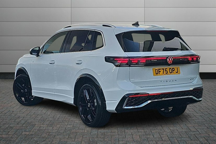 Volkswagen Tiguan 1.5 Etsi Mhev R-line Suv Hybrid Dsg 15 DF75OPJ White #3