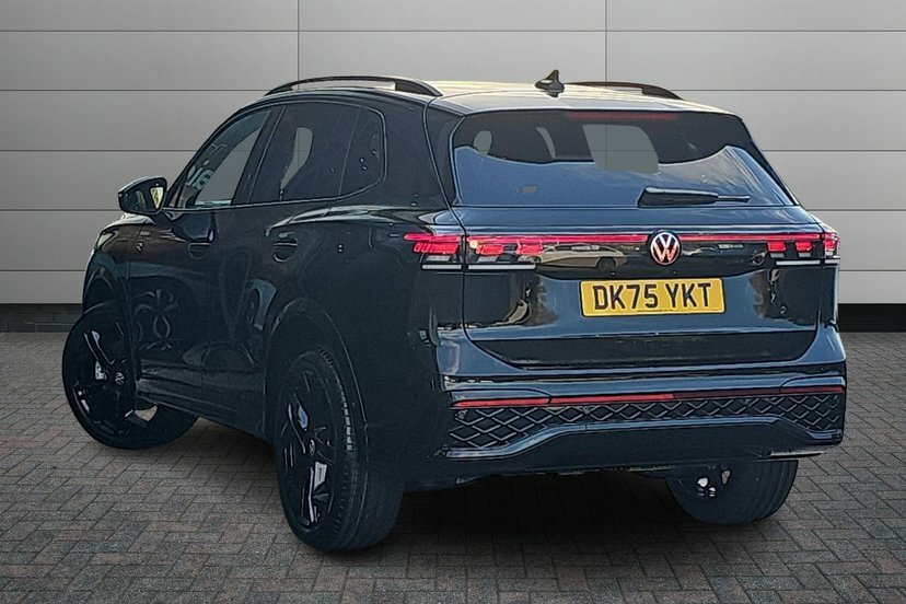 Volkswagen Tiguan 1.5 Tsi Ehybrid 19.7Kwh R-line Suv Plug DK75YKT Black #3