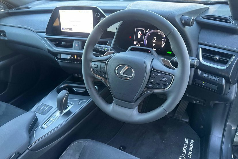 Lexus UX 300E 72.8Kwh Premium Suv 204 Ps Grey #6