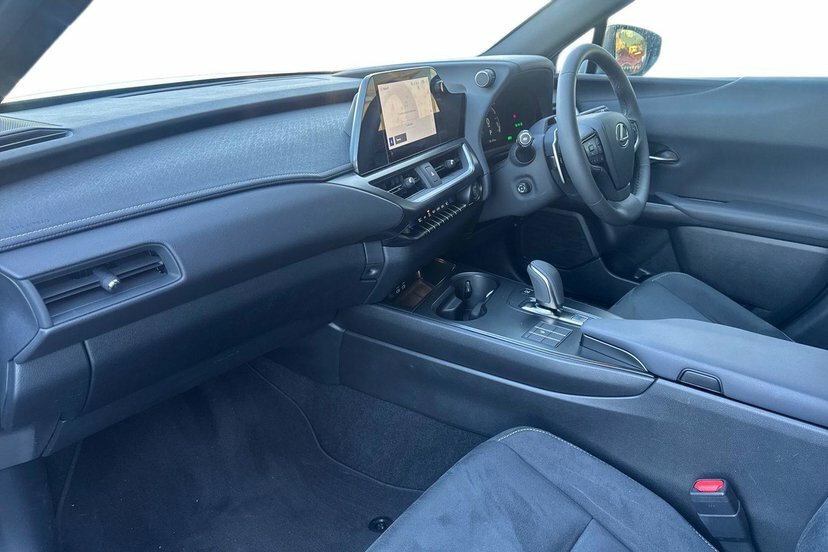 Lexus UX 300E 72.8Kwh Premium Suv 204 Ps Grey #2