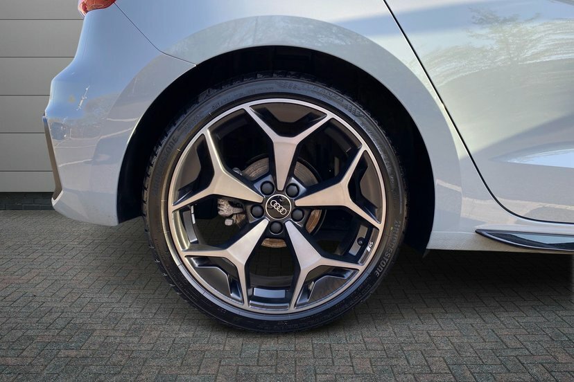 Audi A1 1.5 Tfsi 35 Black Edition Sportback S T Grey #5