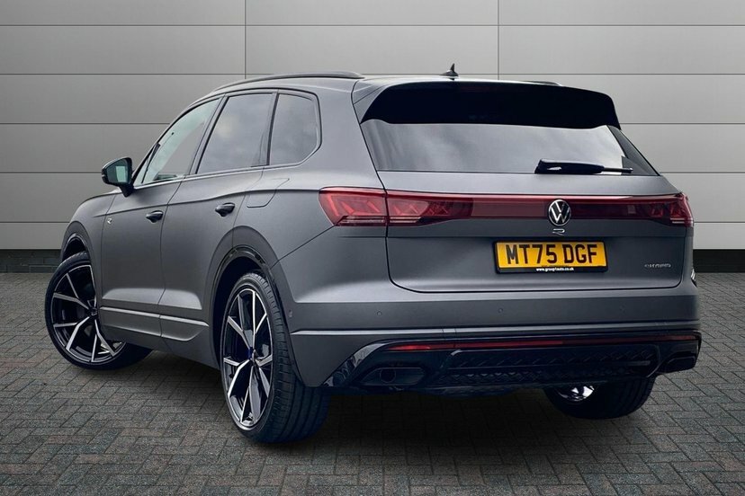 Volkswagen Touareg 3.0 V6 Tsi Ehybrid 14.3Kwh R Suv Plug-i Grey #3