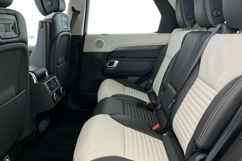 Land Rover Discovery 3.0 D350 Mhev Metropolitan Edition Suv LX75HLG Black #4