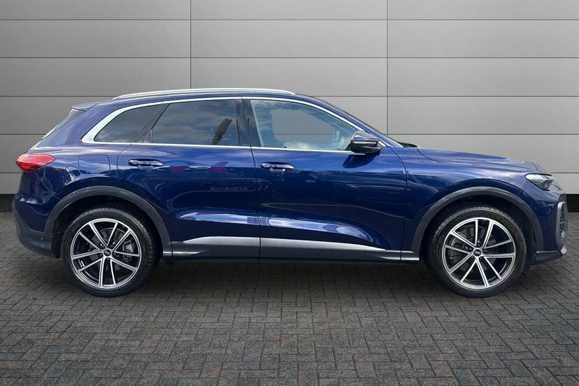 Audi Q5 2.0 Tdi Launch Edition Suv S Tronic Qua EO25YVC Blue #4