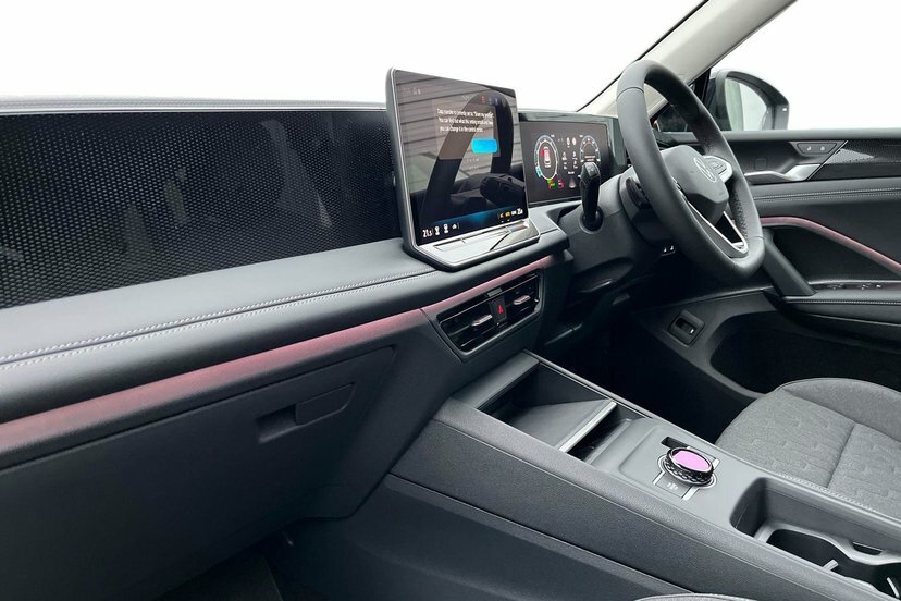 Volkswagen Tiguan 1.5 Etsi Mhev Match Suv Hybrid Dsg 150 EF75FXW Black #2