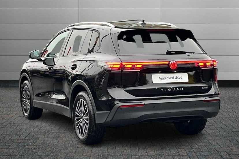 Volkswagen Tiguan 1.5 Etsi Mhev Match Suv Hybrid Dsg 150 EF75FXW Black #3