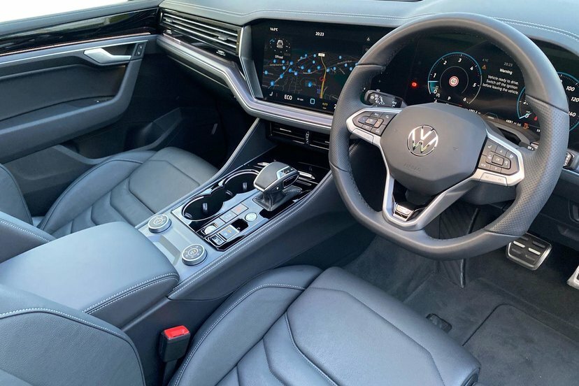 Volkswagen Touareg 3.0 Tdi V6 Black Edition Suv Tiptronic AU75NUH Black #2