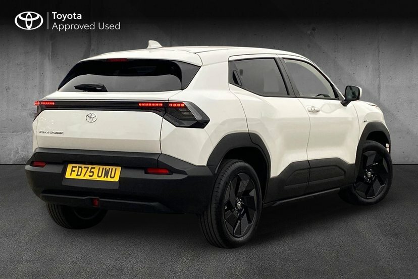 Toyota Urban Cruiser 61Kwh Design Suv 174 Ps FD75UWU White #2