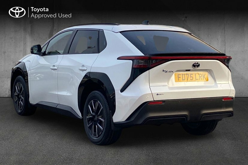 Toyota bZ4X 73.1Kwh Design Suv 224 Ps FD75LRK White #4
