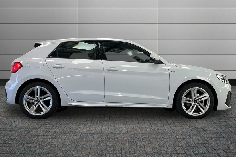 Audi A1 1.5 Tfsi 35 S Line Sportback S Tronic White #4