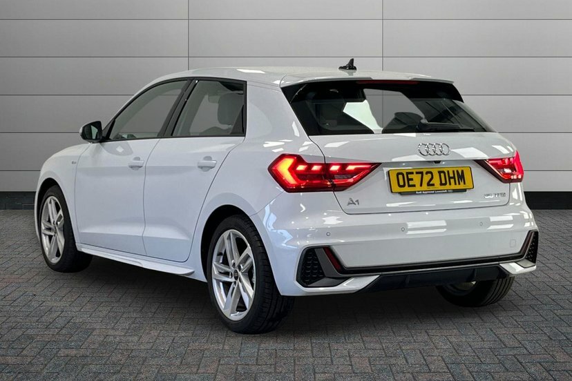 Audi A1 1.5 Tfsi 35 S Line Sportback S Tronic White #3