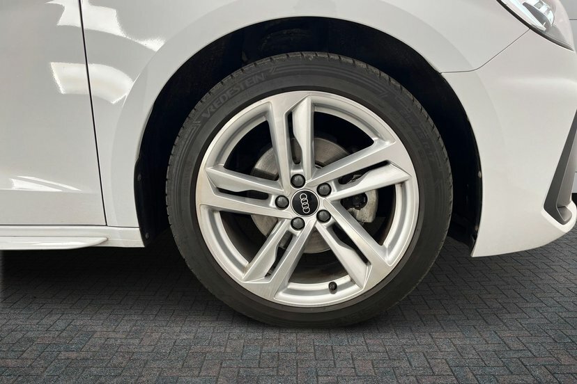 Audi A1 1.5 Tfsi 35 S Line Sportback S Tronic White #5