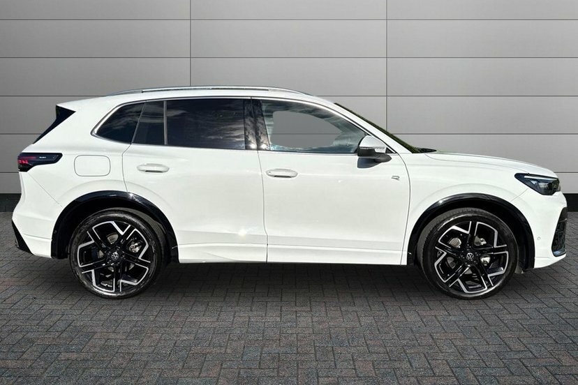 Volkswagen Tiguan 1.5 Etsi Mhev R-line Suv Hybrid Dsg 15 DA75GWF White #4