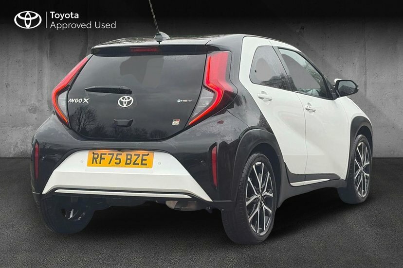 Toyota Aygo X 1.5H Gr Sport Hatchback Hybrid Cvt 116 RF75BZE White #2