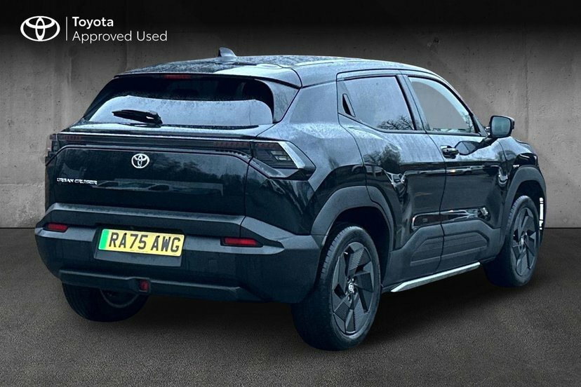 Toyota Urban Cruiser 61Kwh Design Suv 174 Ps RA75AWG Black #2