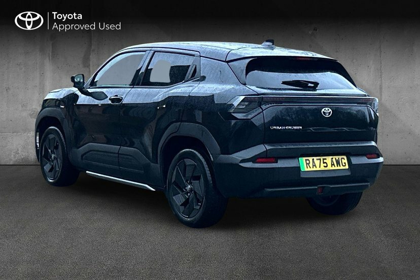 Toyota Urban Cruiser 61Kwh Design Suv 174 Ps RA75AWG Black #4