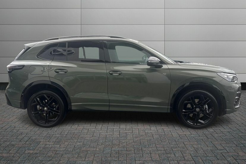 Volkswagen Tiguan 2.0 Tsi Black Edition Suv Dsg 4Motion EK75HVL Green #4