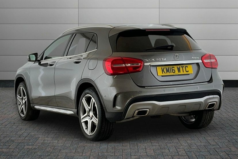 Mercedes-Benz GLA Class 2.1 Gla200d Amg Line Premium Suv 7G-d Grey #2