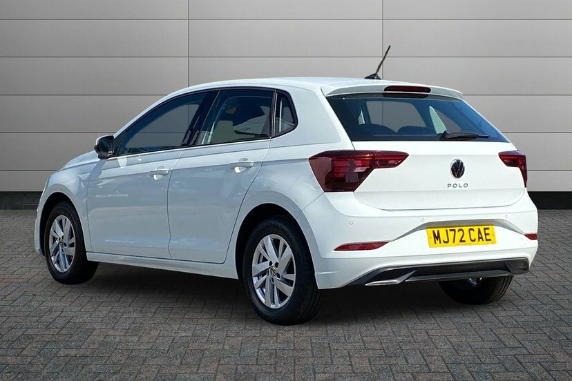 Volkswagen Polo 1.0 Tsi Life Hatchback Dsg 95 Ps MJ72CAE White #3