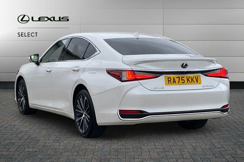 Lexus ES 2.5 300H Premium Plus Saloon Hybrid E-c White #3