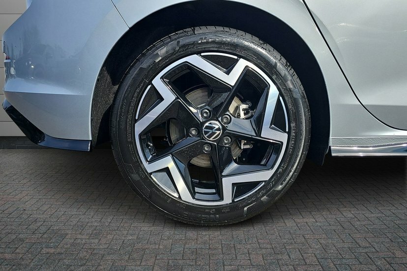 Volkswagen Golf 1.5 Etsi Mhev R-line Hatchback Hybrid D DG26VXE Silver #5