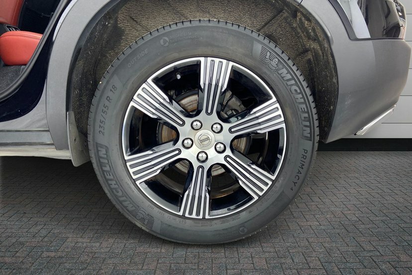 Volvo XC40 1.5 T3 Inscription Suv 163 Ps Black #5