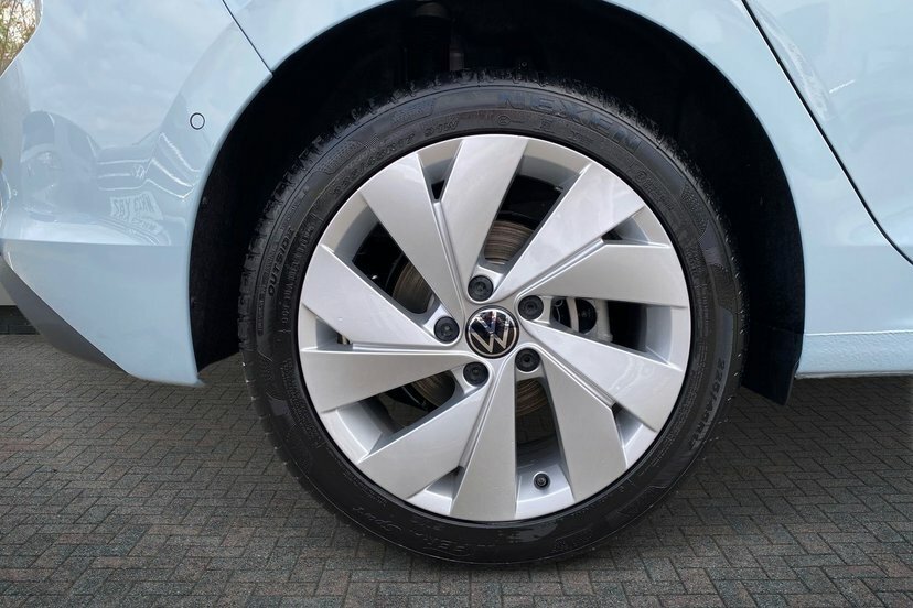 Volkswagen e-Golf 1.5 Tsi Ehybrid 19.7Kwh Match Hatchback MV26YRC Blue #5