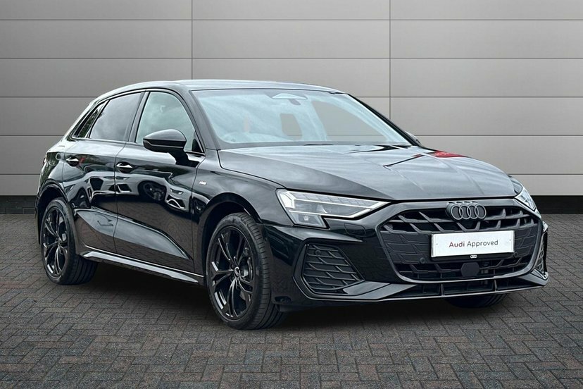 Audi A3 1.5 Tfsie Black Edition Sportback Plug- Black
