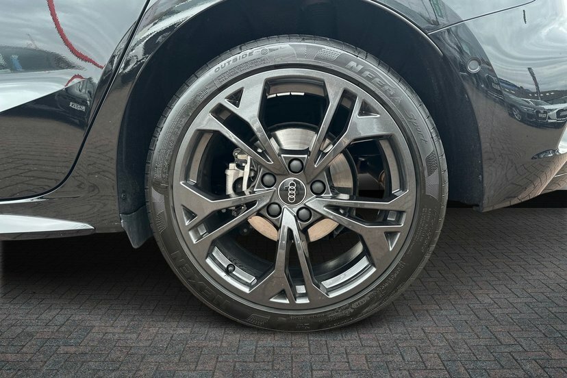 Audi A3 1.5 Tfsie Black Edition Sportback Plug- MV26JPX Black #5