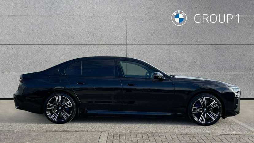 BMW i7 50 105.7Kwh M Sport Saloon Edriv Black #3