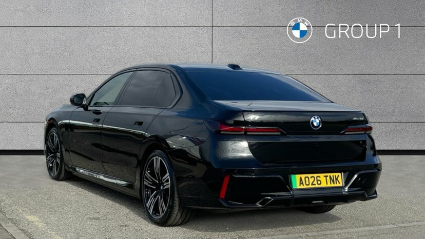BMW i7 50 105.7Kwh M Sport Saloon Edriv Black #2