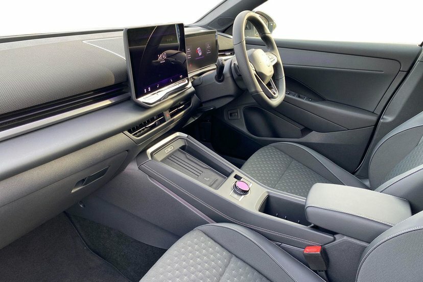 Volkswagen T-Roc 1.5 Etsi Mhev R-line Suv Hybrid Dsg 15 DV26GWD White #2