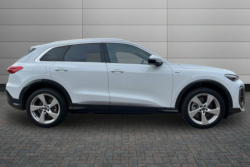 Audi Q5 2.0 E-hybrid 25.9Kwh S Line Suv Plug-in EK26BKN White #4