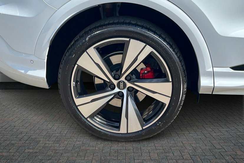 Audi Q5 2.0 Tdi Edition 1 Suv S Tronic Quattro EY26UHL White #5