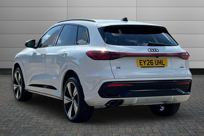 Audi Q5 2.0 Tdi Edition 1 Suv S Tronic Quattro EY26UHL White #3