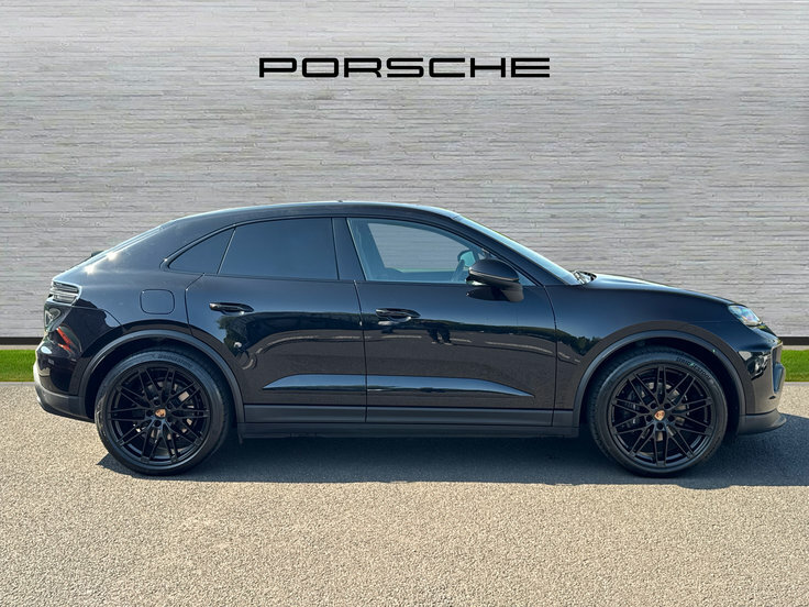 Porsche Macan 100Kwh 4 Suv 4Wd 408 Ps HY26YGF Black #3