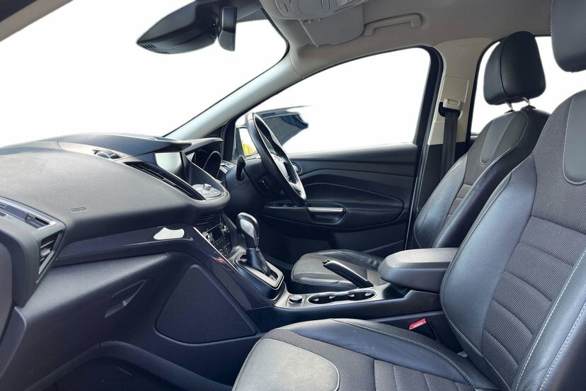 Ford Kuga 1.5T Ecoboost Titanium Suv Awd 18 White #2
