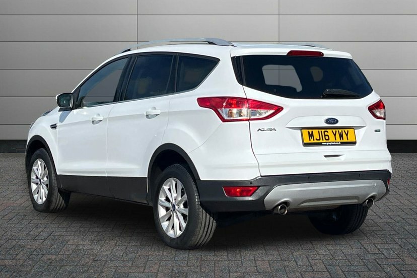 Ford Kuga 1.5T Ecoboost Titanium Suv Awd 18 White #3