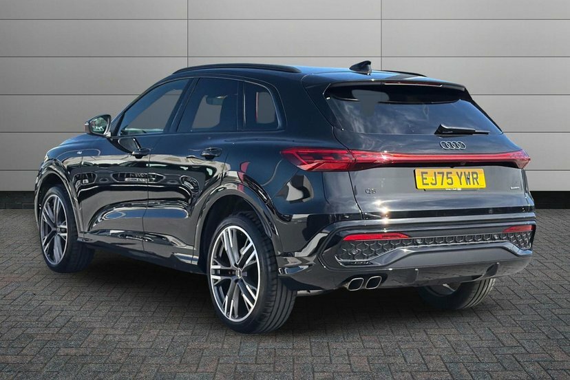 Audi Q5 2.0 Tdi Edition 1 Suv S Tronic Quattro EJ75YWR Black #3