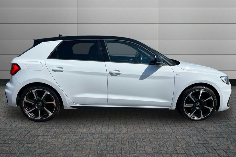 Audi A1 1.5 Tfsi 35 Black Edition Sportback S T White #4