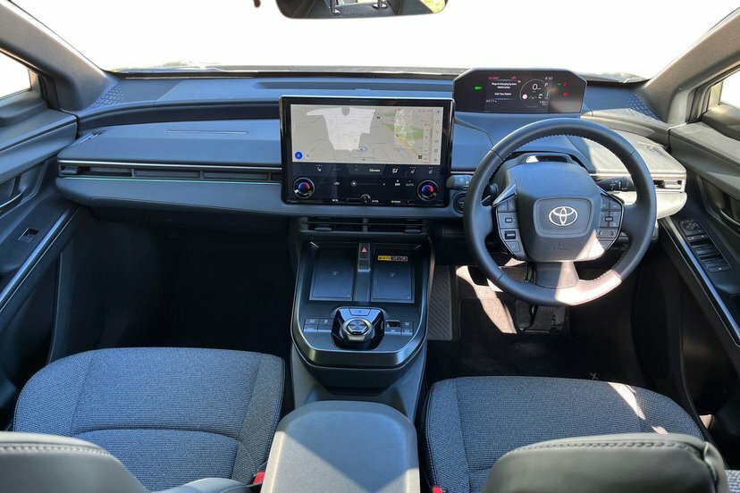 Toyota bZ4X 73.1Kwh Design Suv 224 Ps GL75SMU Silver #6