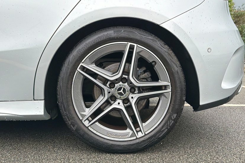 Mercedes-Benz A Class A200 Amg Line Executive DE70RWY Silver #4