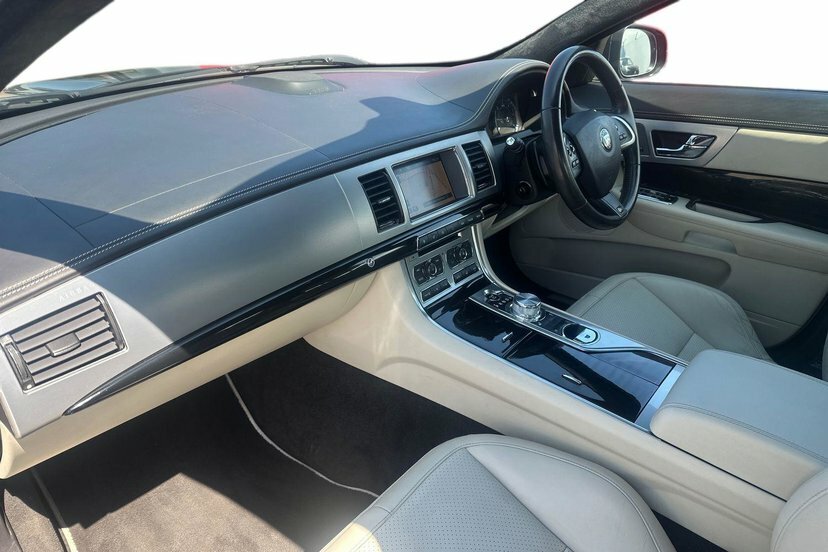 Jaguar XF 3.0D S V6 Portfolio Saloon Euro 5 Grey #2