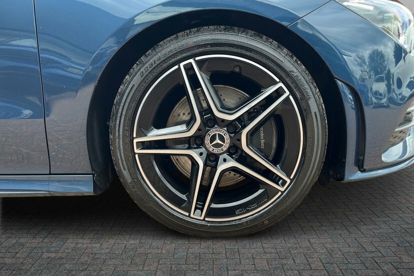 Mercedes-Benz CLA Class Cla200 Amg Line Executive Shooting Brake KN23YTG Blue #4